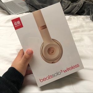 BRAND NEW SEALED BEATS SOLO WIRELESS HEADPHONES